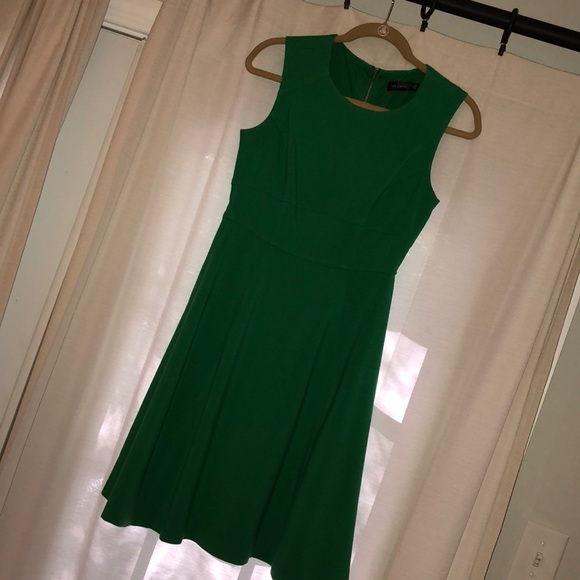 The Limited green fit and flare dress size 2 - Picture 2 of 7